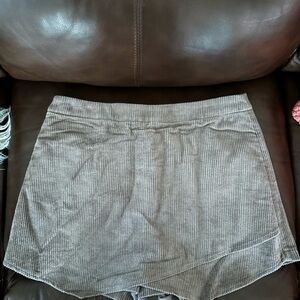 Size large skort